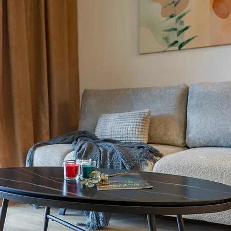 Zeromskiego 15b/6 * شكلارسكا بوريبا