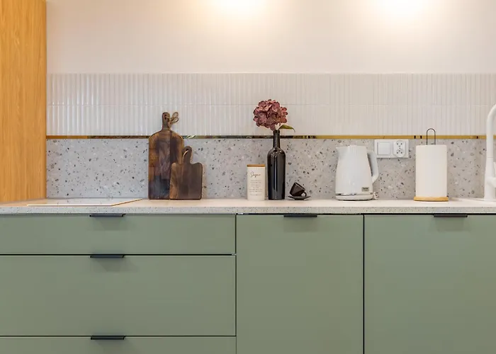 żeromskiego 15b/6 *