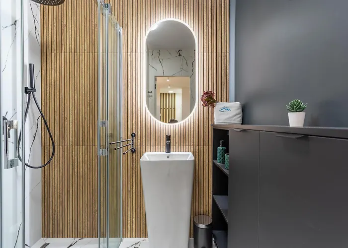 żeromskiego 15b/6 *